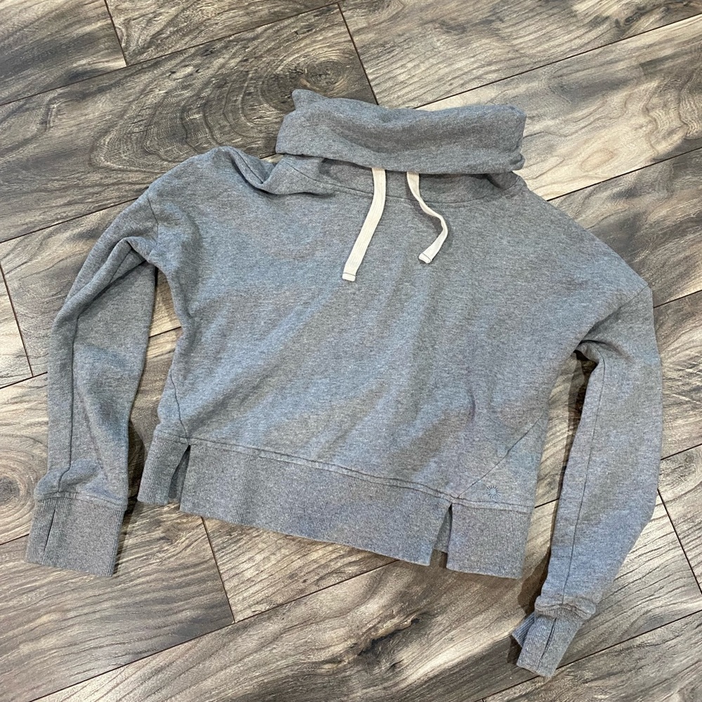 UGG || Crop Sweatshirt (Cowl Neck)
